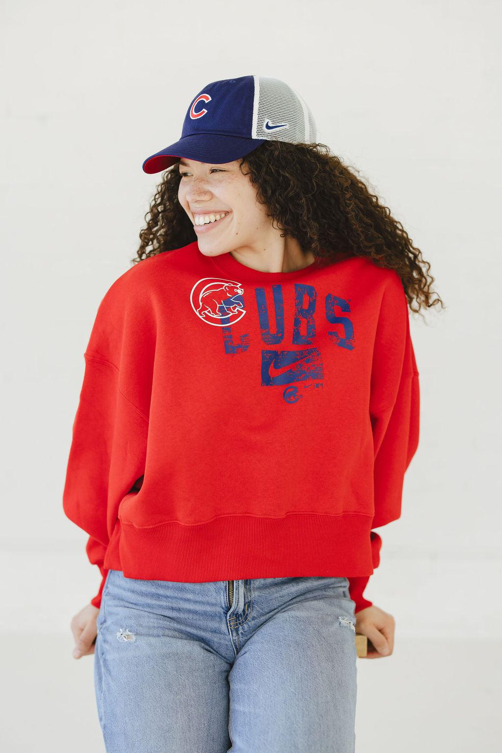 CHICAGO CUBS NIKE WOMEN'S WALKING BEAR RED CREWNECK SWEATSHIRT Sweatshirts & Hoodies NIKE