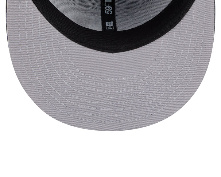 Chicago Cubs Walking Bear Two-Tone Black 59FIFTY Cap by New Era Caps NEW ERA CAP COMPANY